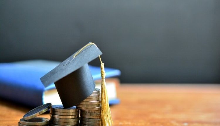 بورسیه تحصیلی کانادا وام