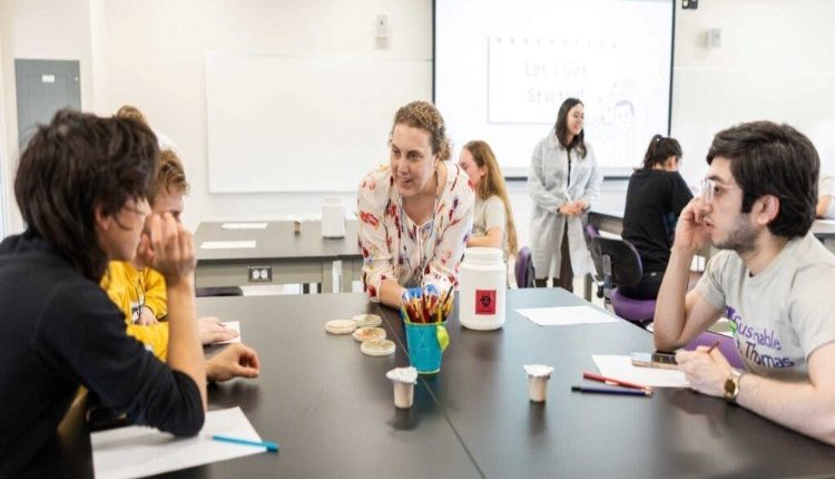 بهترین رشته های هنر برای تحصیل در آمریکا مد