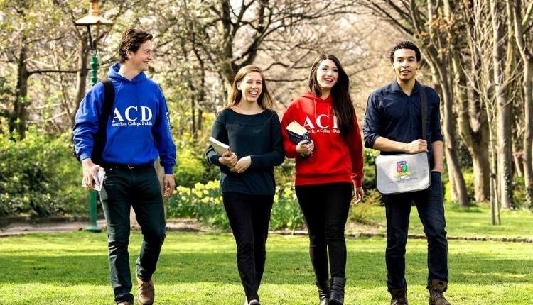 کالج آمریکایی دوبلین ویژگی ها