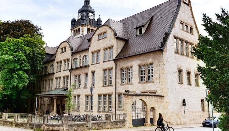 راحت ترین دانشگاه برای پذیرش آلمان مونیخ